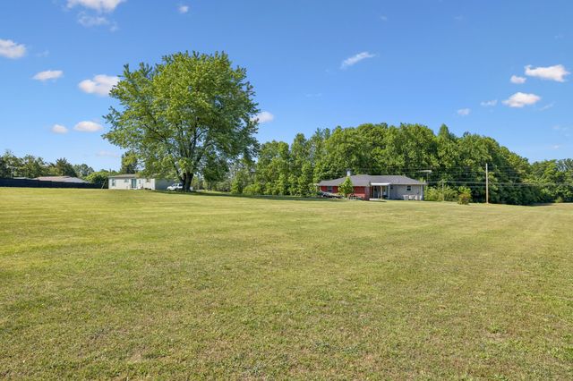 8997 Holmes Creek Rd, Smithville, TN 37166