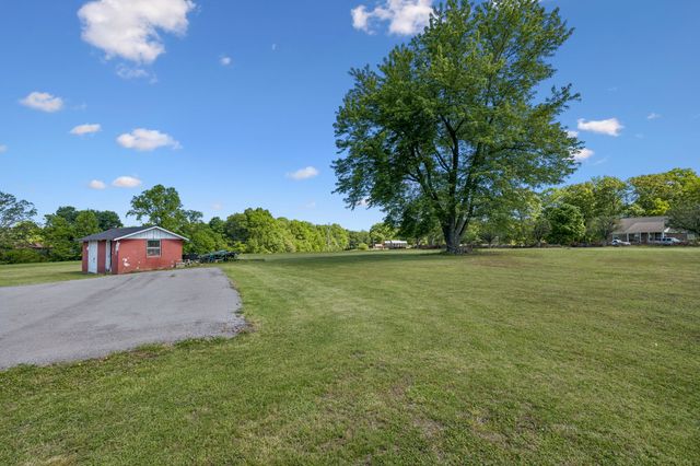 8997 Holmes Creek Rd, Smithville, TN 37166