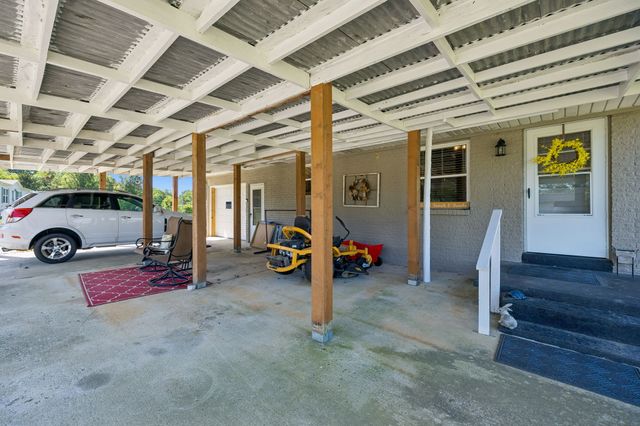 8997 Holmes Creek Rd, Smithville, TN 37166