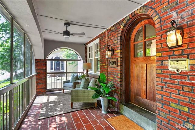 409 Summit Avenue, Webster Groves, MO 63119