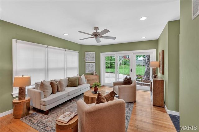 409 Summit Avenue, Webster Groves, MO 63119
