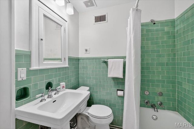 409 Summit Avenue, Webster Groves, MO 63119