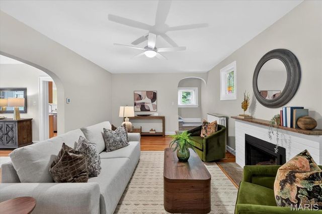 409 Summit Avenue, Webster Groves, MO 63119