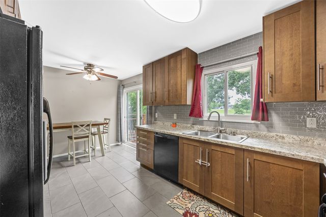 1224 18th Street NW, Cedar Rapids, IA 52405