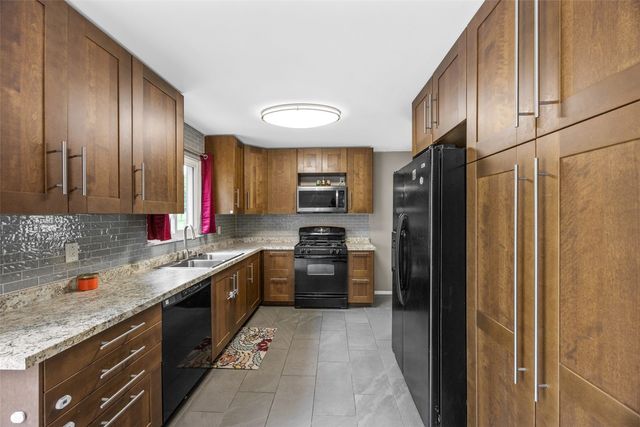 1224 18th Street NW, Cedar Rapids, IA 52405