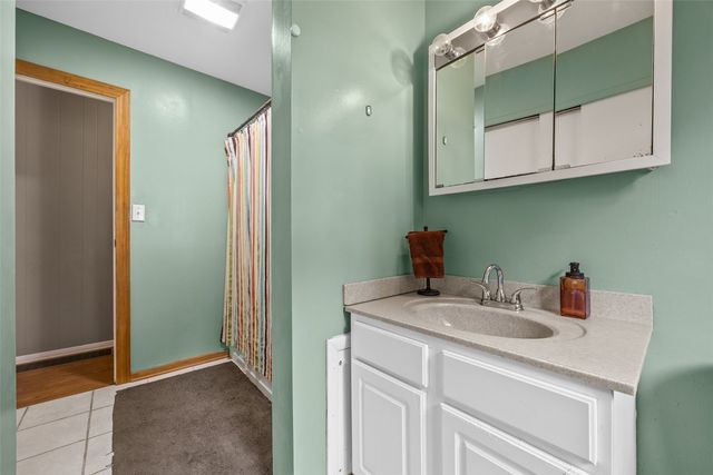 1224 18th Street NW, Cedar Rapids, IA 52405