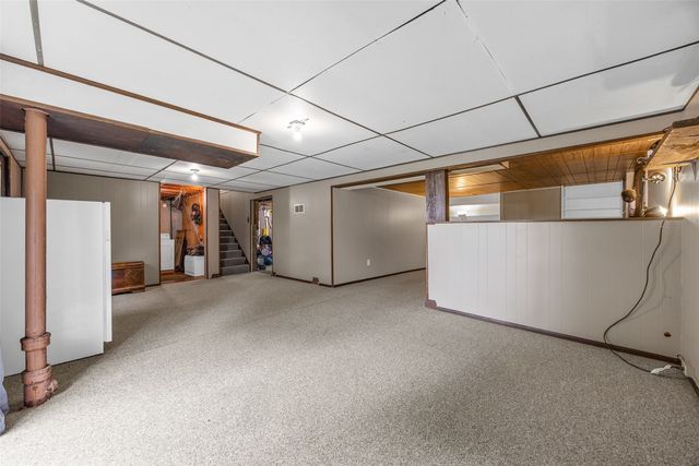 1224 18th Street NW, Cedar Rapids, IA 52405