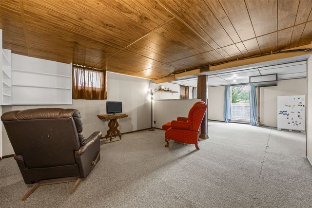 1224 18th Street NW, Cedar Rapids, IA 52405