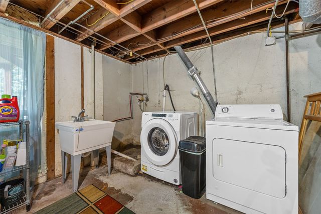 1224 18th Street NW, Cedar Rapids, IA 52405