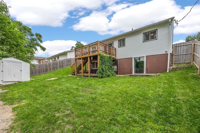1224 18th Street NW, Cedar Rapids, IA 52405