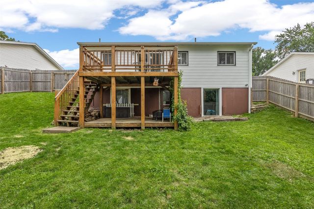 1224 18th Street NW, Cedar Rapids, IA 52405