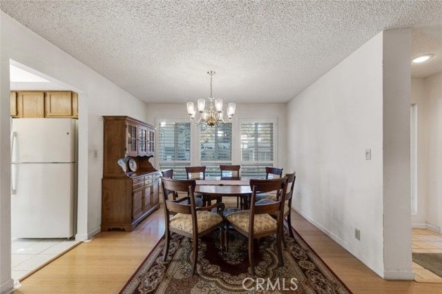 18200 Andrea Circle 6, Northridge (los Angeles), CA 91325