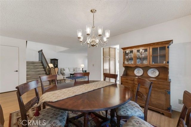 18200 Andrea Circle 6, Northridge (los Angeles), CA 91325