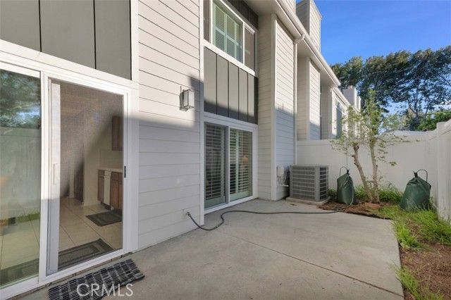 18200 Andrea Circle 6, Northridge (los Angeles), CA 91325