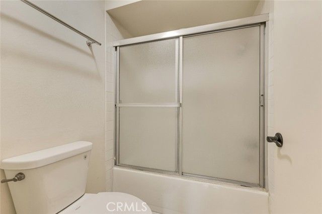 18200 Andrea Circle 6, Northridge (los Angeles), CA 91325