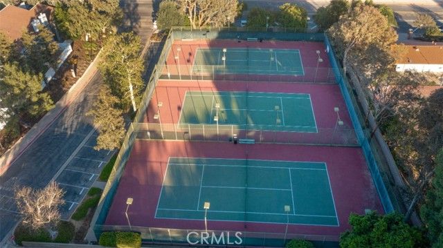 18200 Andrea Circle 6, Northridge (los Angeles), CA 91325