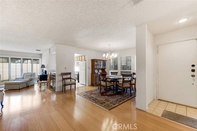 18200 Andrea Circle 6, Northridge (los Angeles), CA 91325