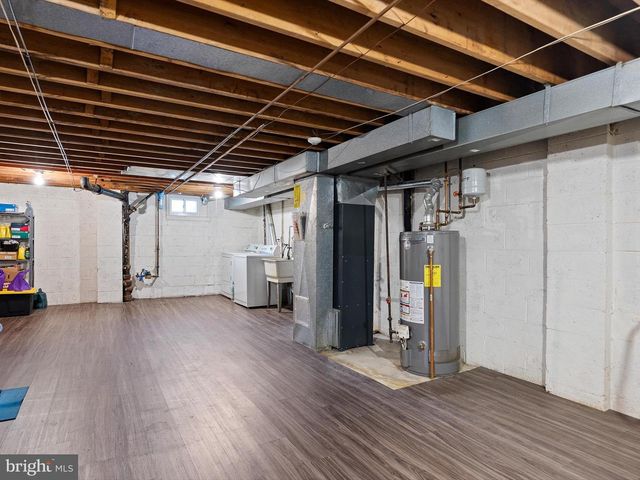 10 DUQUESNE CT, New Castle, DE 19720