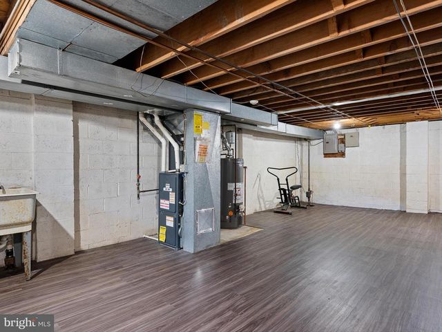 10 DUQUESNE CT, New Castle, DE 19720