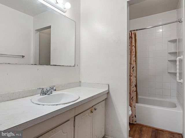 10 DUQUESNE CT, New Castle, DE 19720