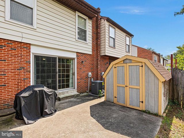 10 DUQUESNE CT, New Castle, DE 19720