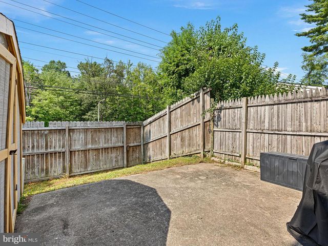 10 DUQUESNE CT, New Castle, DE 19720
