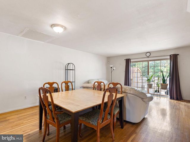 10 DUQUESNE CT, New Castle, DE 19720