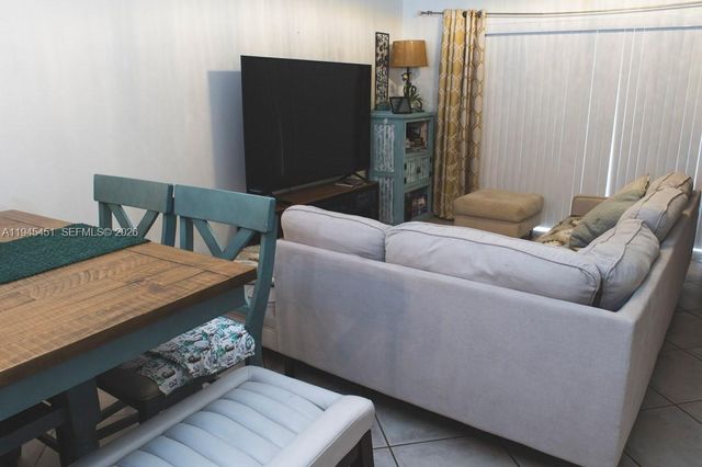 201 Mallory Ct, Weston, FL 33326