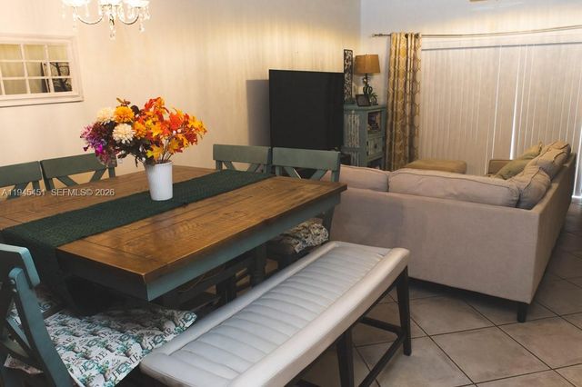 201 Mallory Ct, Weston, FL 33326