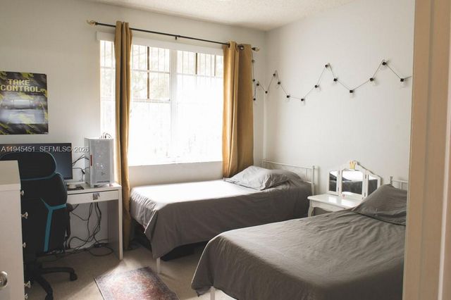 201 Mallory Ct, Weston, FL 33326