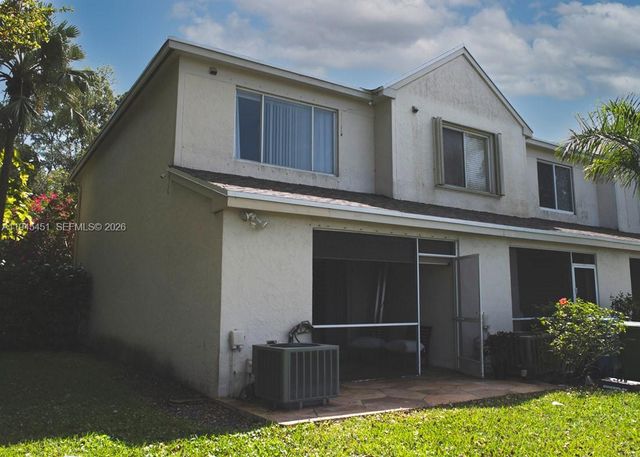 201 Mallory Ct, Weston, FL 33326