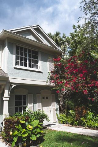 201 Mallory Ct, Weston, FL 33326