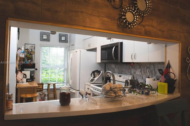 201 Mallory Ct, Weston, FL 33326