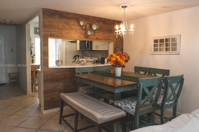 201 Mallory Ct, Weston, FL 33326