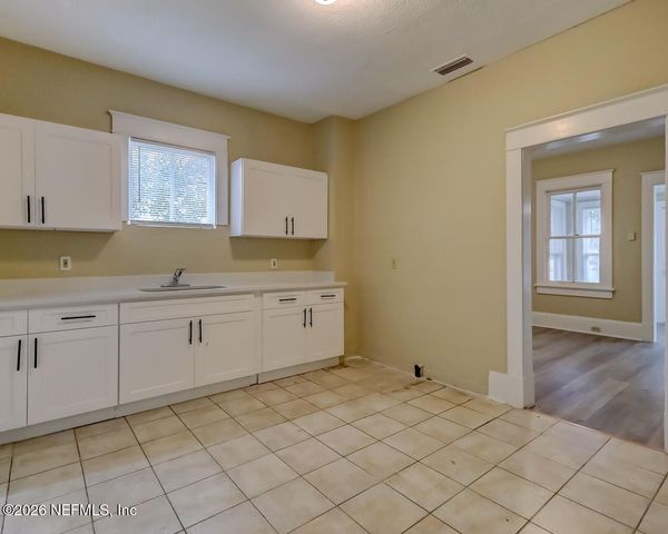 2670 LOWELL Avenue, Jacksonville, FL 32254
