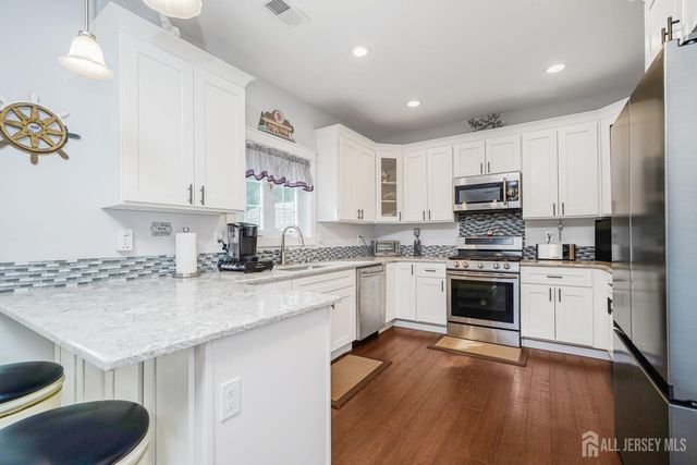 741 Beach Avenue, Beachwood, NJ 08722