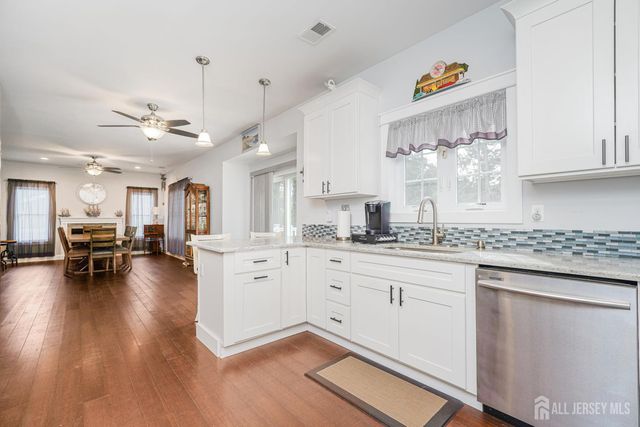 741 Beach Avenue, Beachwood, NJ 08722