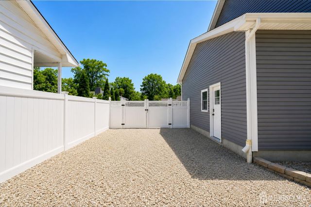 741 Beach Avenue, Beachwood, NJ 08722