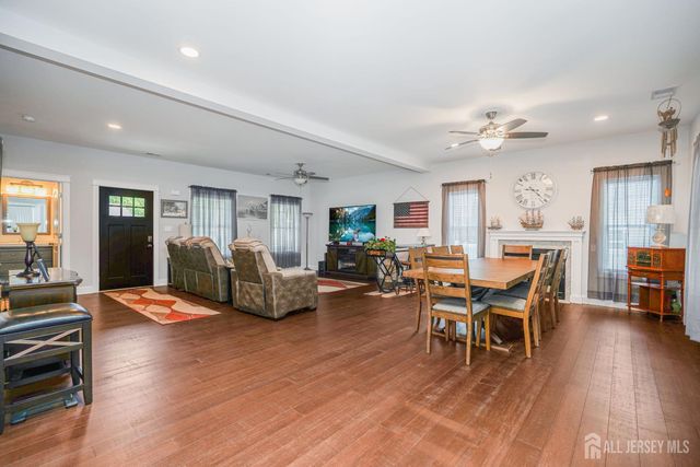 741 Beach Avenue, Beachwood, NJ 08722
