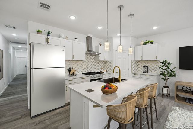 120 Canadian St, San Antonio, TX 78202