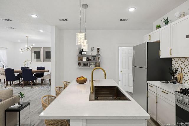 120 Canadian St, San Antonio, TX 78202