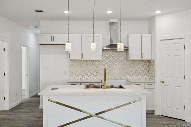 120 Canadian St, San Antonio, TX 78202