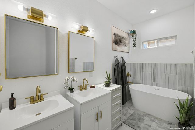 120 Canadian St, San Antonio, TX 78202