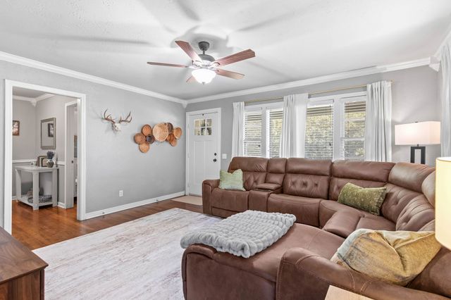 900 W Reeves, Decatur, TX 76234