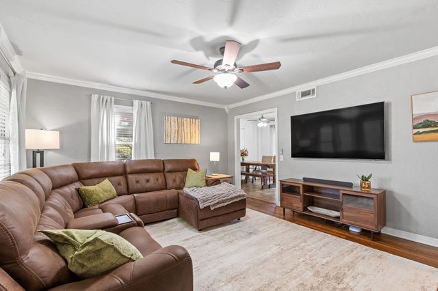 900 W Reeves, Decatur, TX 76234