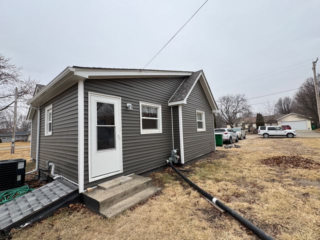 211 1st Street, Mendota, IL 61342