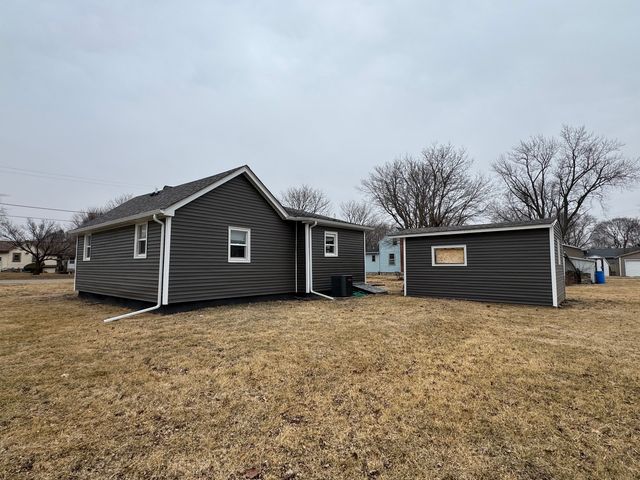 211 1st Street, Mendota, IL 61342