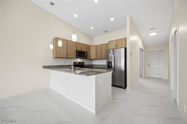 812-814 Mohawk PKWY, Cape Coral, FL 33914