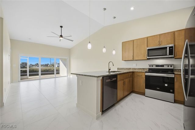 812-814 Mohawk PKWY, Cape Coral, FL 33914