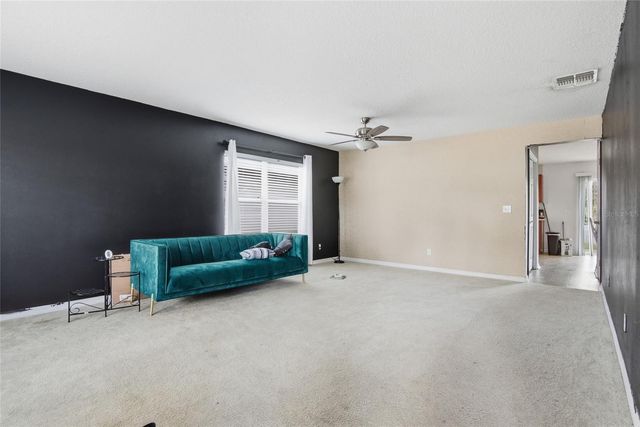 2463 MARTINS RUN, Tavares, FL 32778